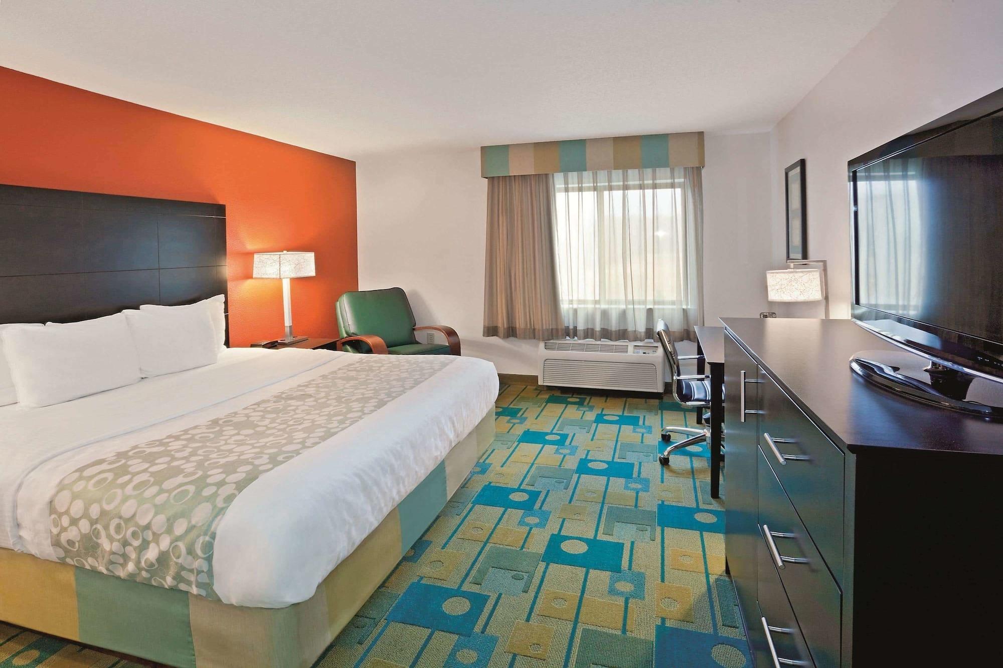 La Quinta By Wyndham Mansfield Oh Hotel Exterior photo