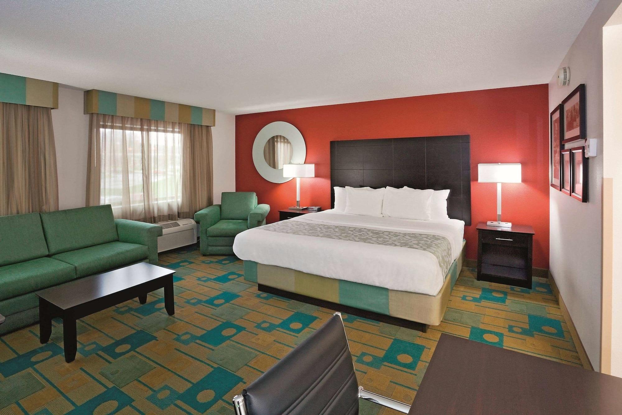 La Quinta By Wyndham Mansfield Oh Hotel Exterior photo