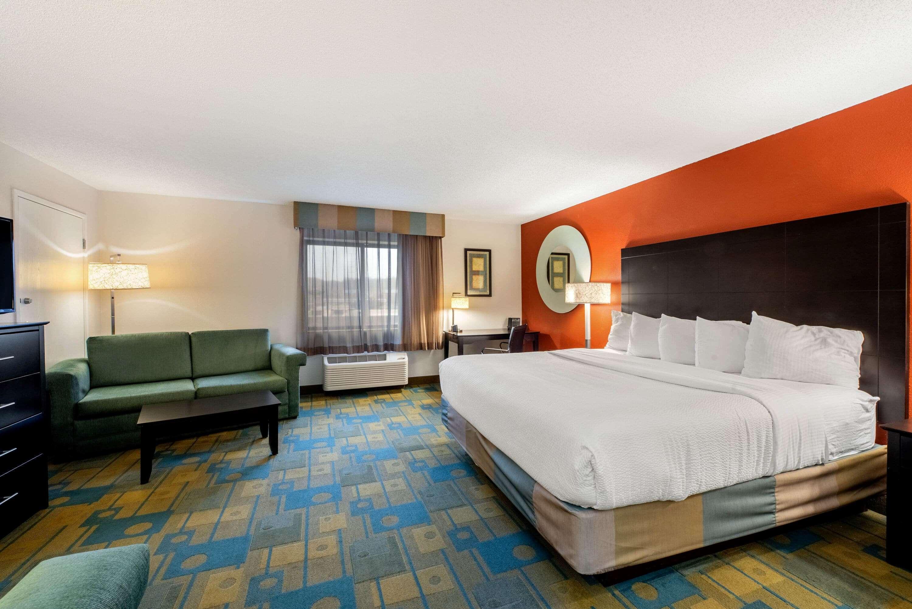 La Quinta By Wyndham Mansfield Oh Hotel Exterior photo
