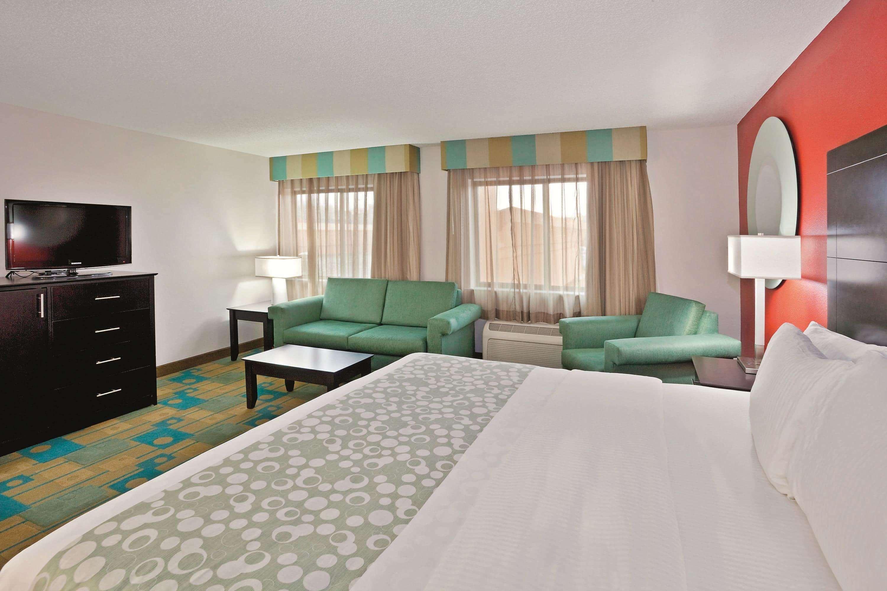 La Quinta By Wyndham Mansfield Oh Hotel Exterior photo