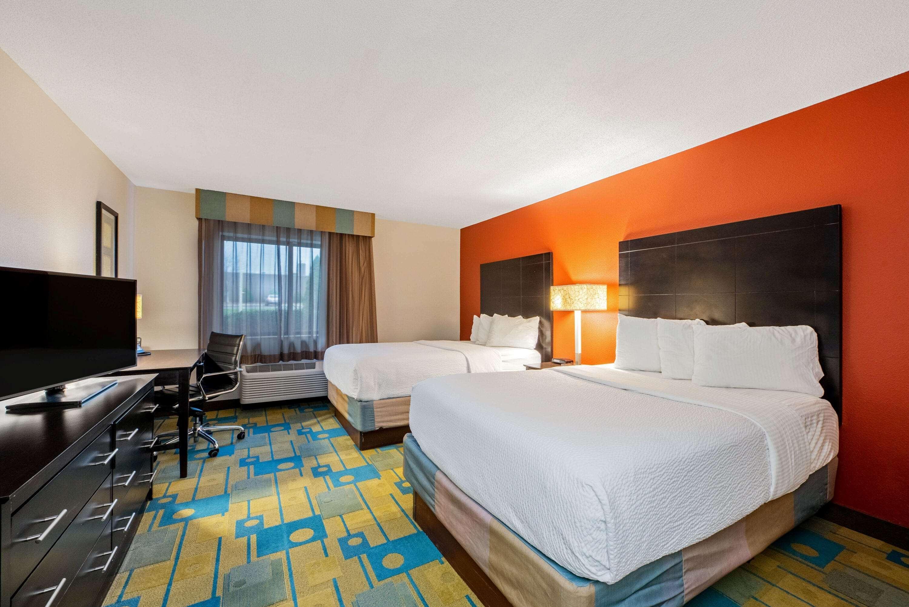 La Quinta By Wyndham Mansfield Oh Hotel Exterior photo