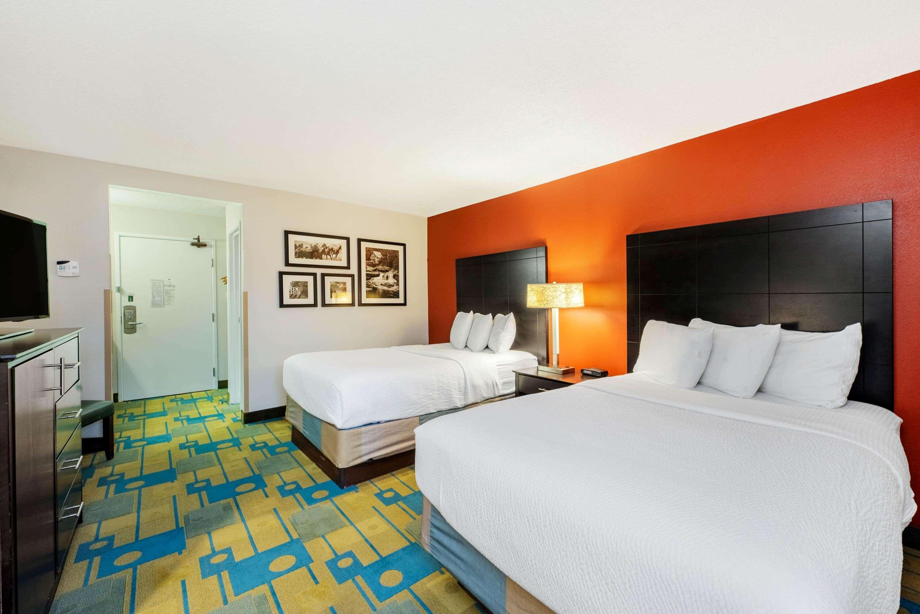 La Quinta By Wyndham Mansfield Oh Hotel Exterior photo