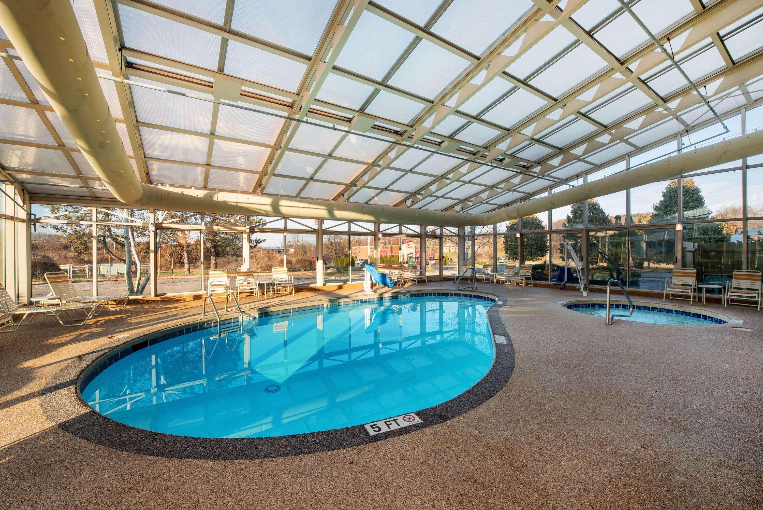 La Quinta By Wyndham Mansfield Oh Hotel Exterior photo