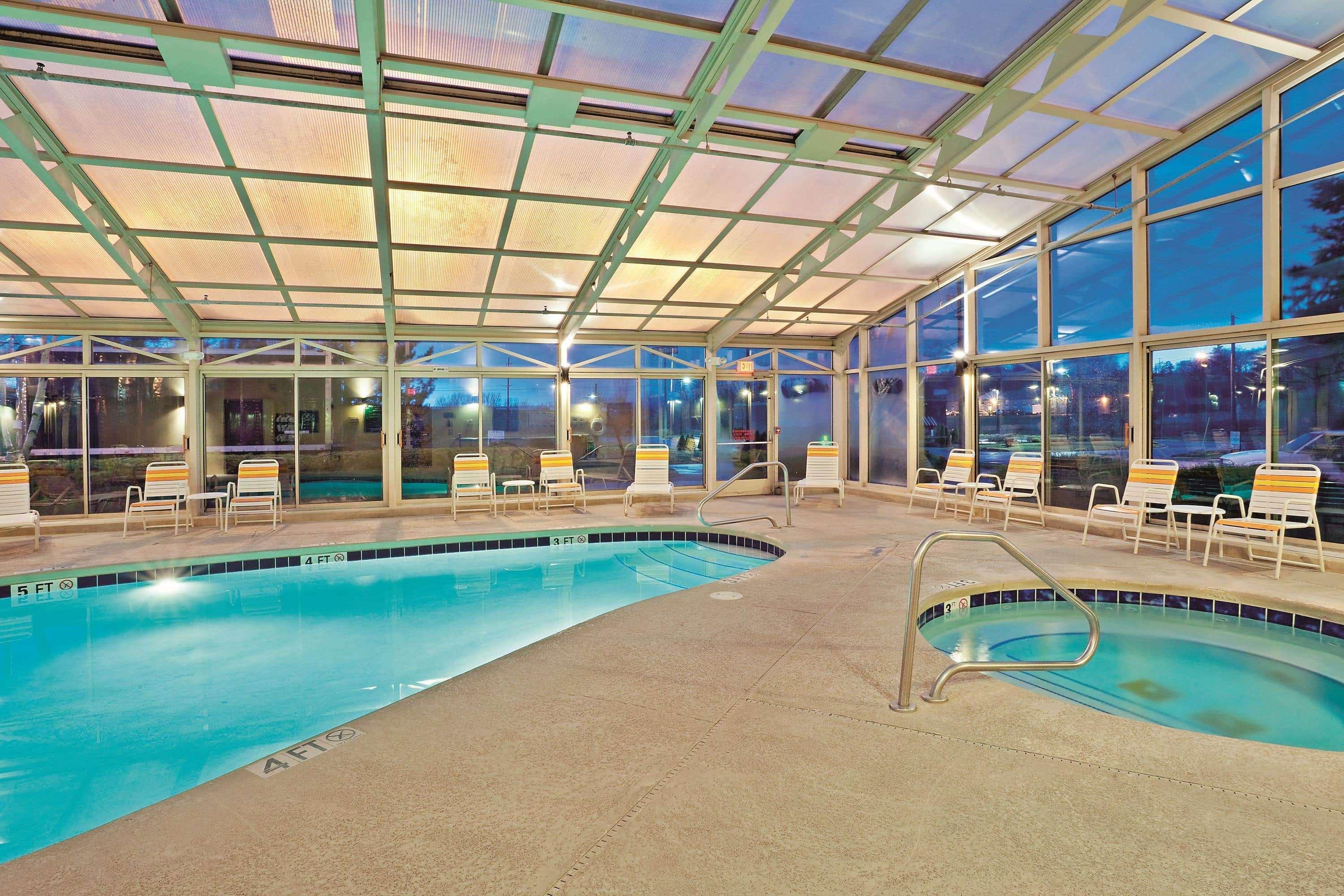 La Quinta By Wyndham Mansfield Oh Hotel Exterior photo