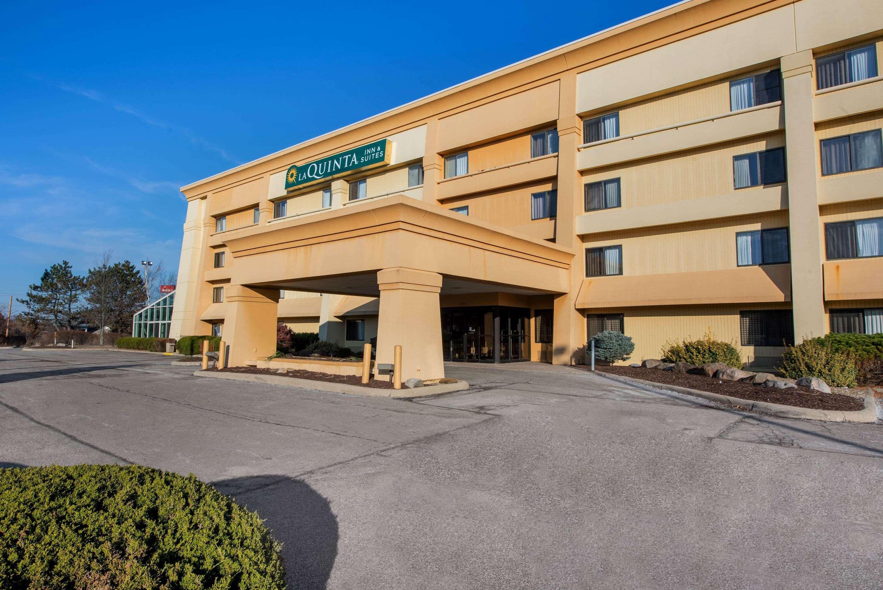La Quinta By Wyndham Mansfield Oh Hotel Exterior photo