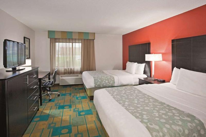 La Quinta By Wyndham Mansfield Oh Hotel Exterior photo